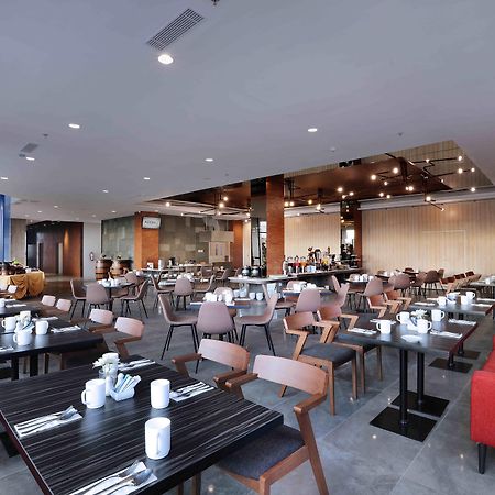 Aston Inn Pandanaran Семаранг Екстер'єр фото