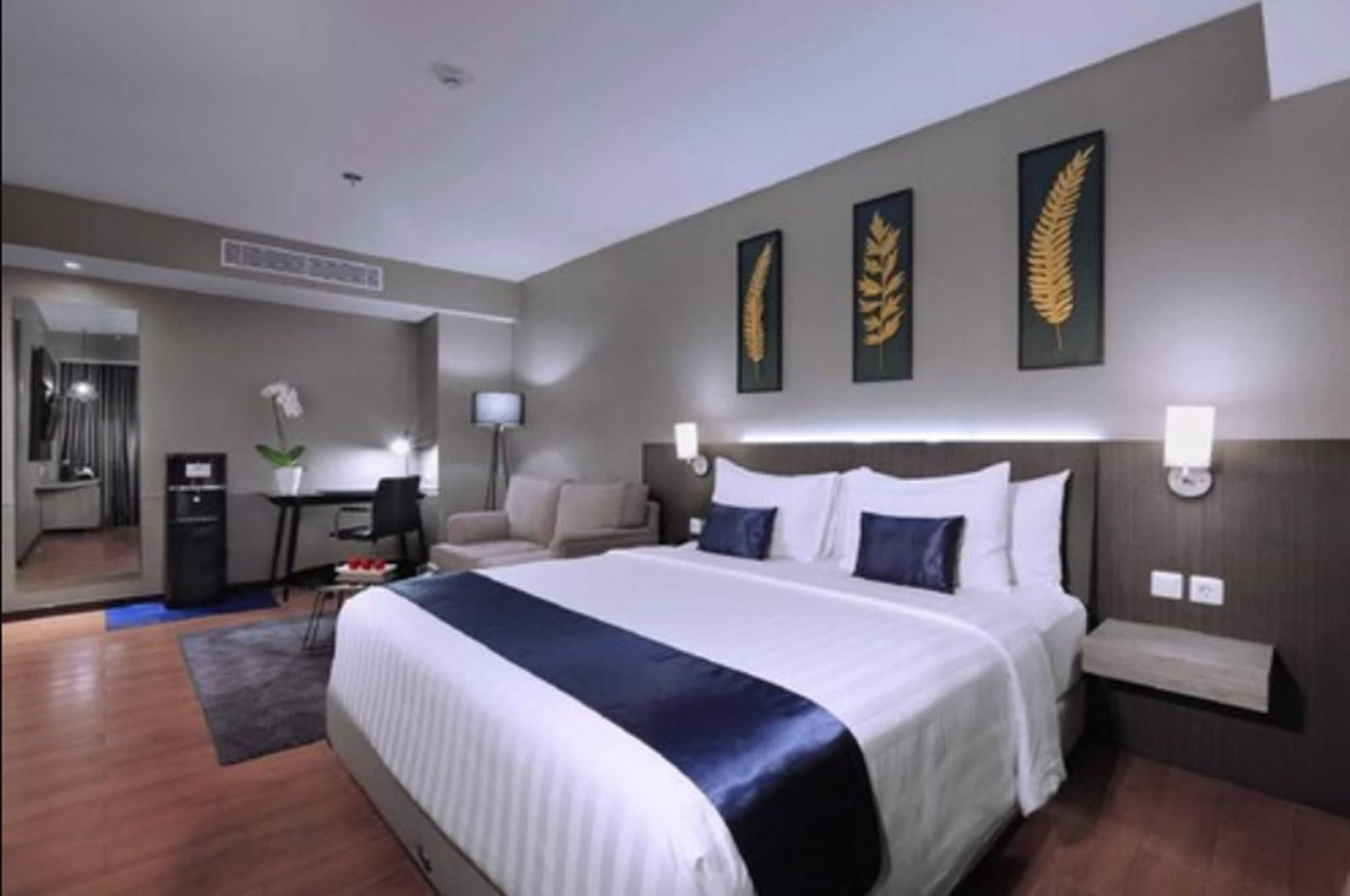 Aston Inn Pandanaran Семаранг Екстер'єр фото