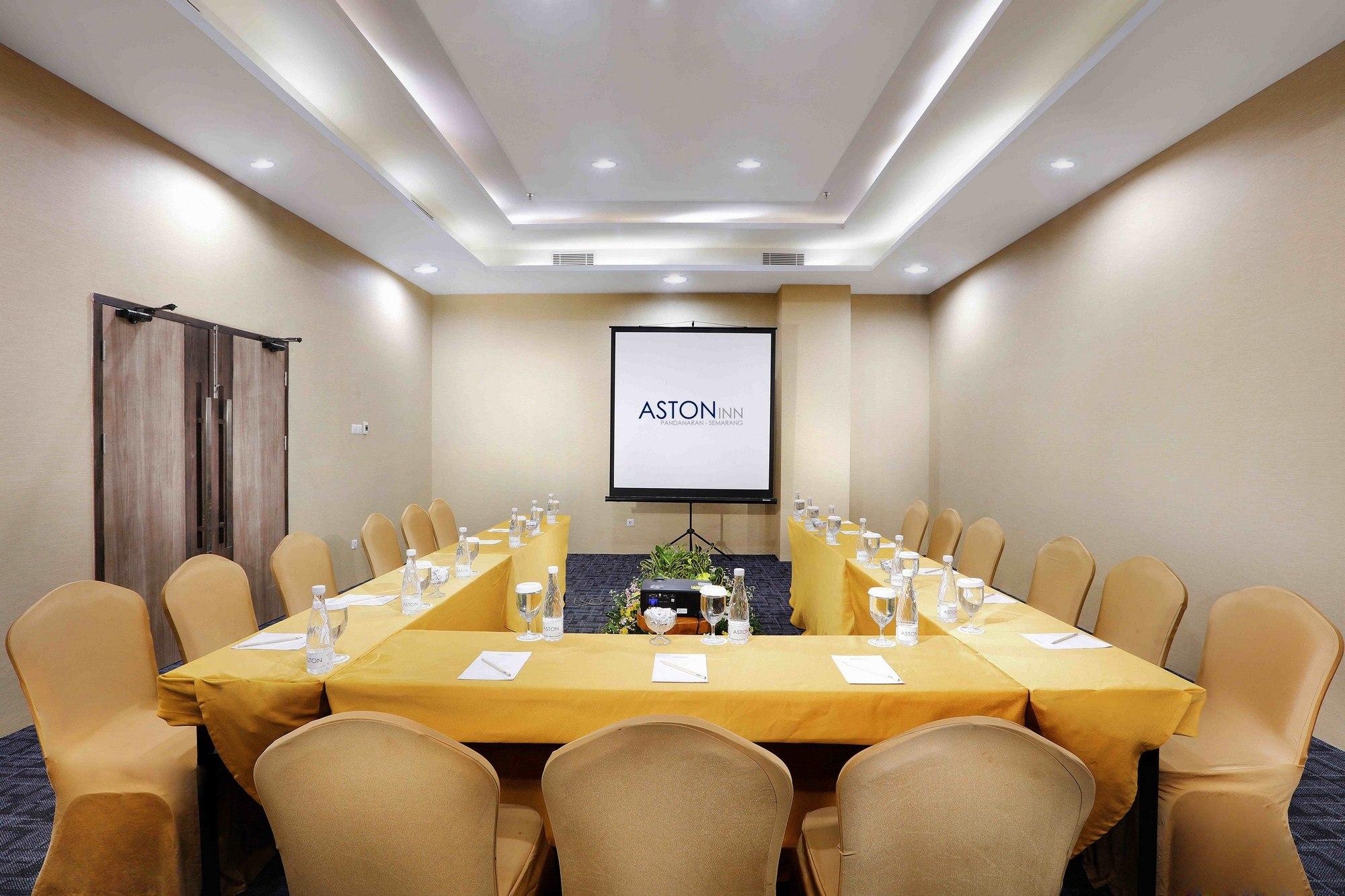 Aston Inn Pandanaran Семаранг Екстер'єр фото