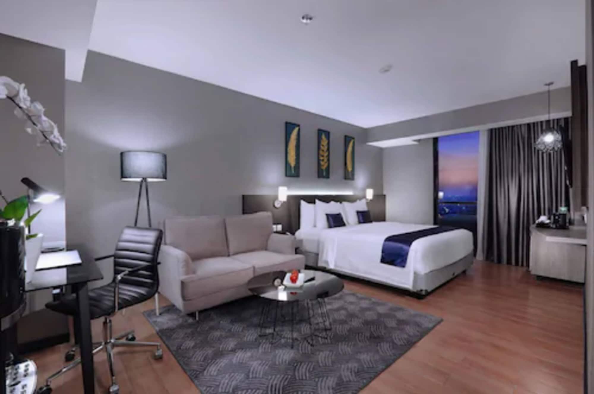 Aston Inn Pandanaran Семаранг Екстер'єр фото