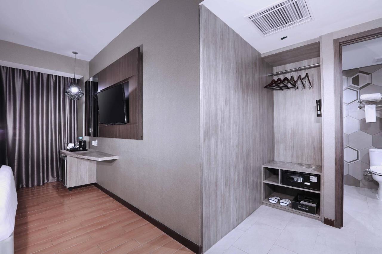 Aston Inn Pandanaran Семаранг Екстер'єр фото