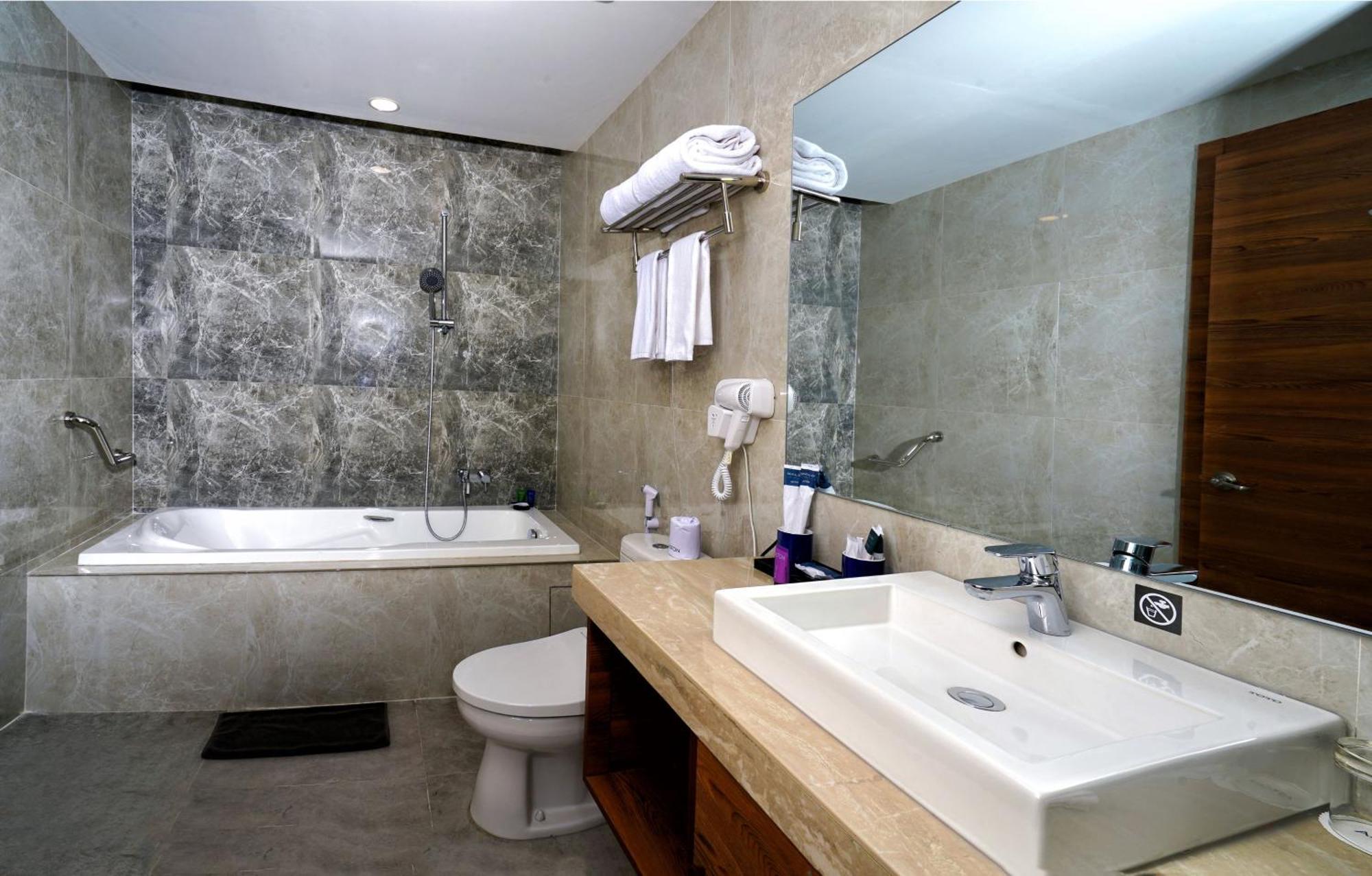 Aston Inn Pandanaran Семаранг Екстер'єр фото