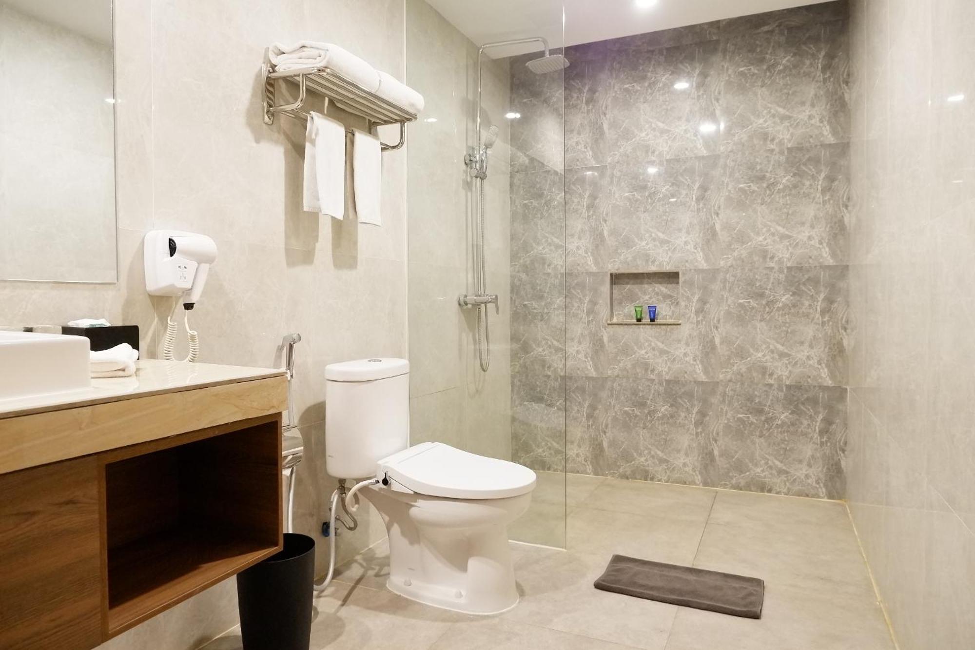 Aston Inn Pandanaran Семаранг Екстер'єр фото