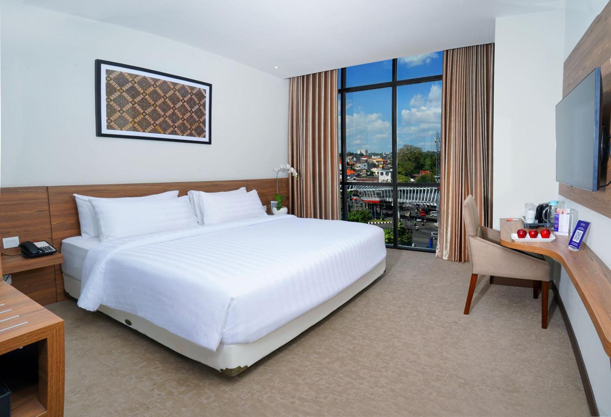 Aston Inn Pandanaran Семаранг Екстер'єр фото