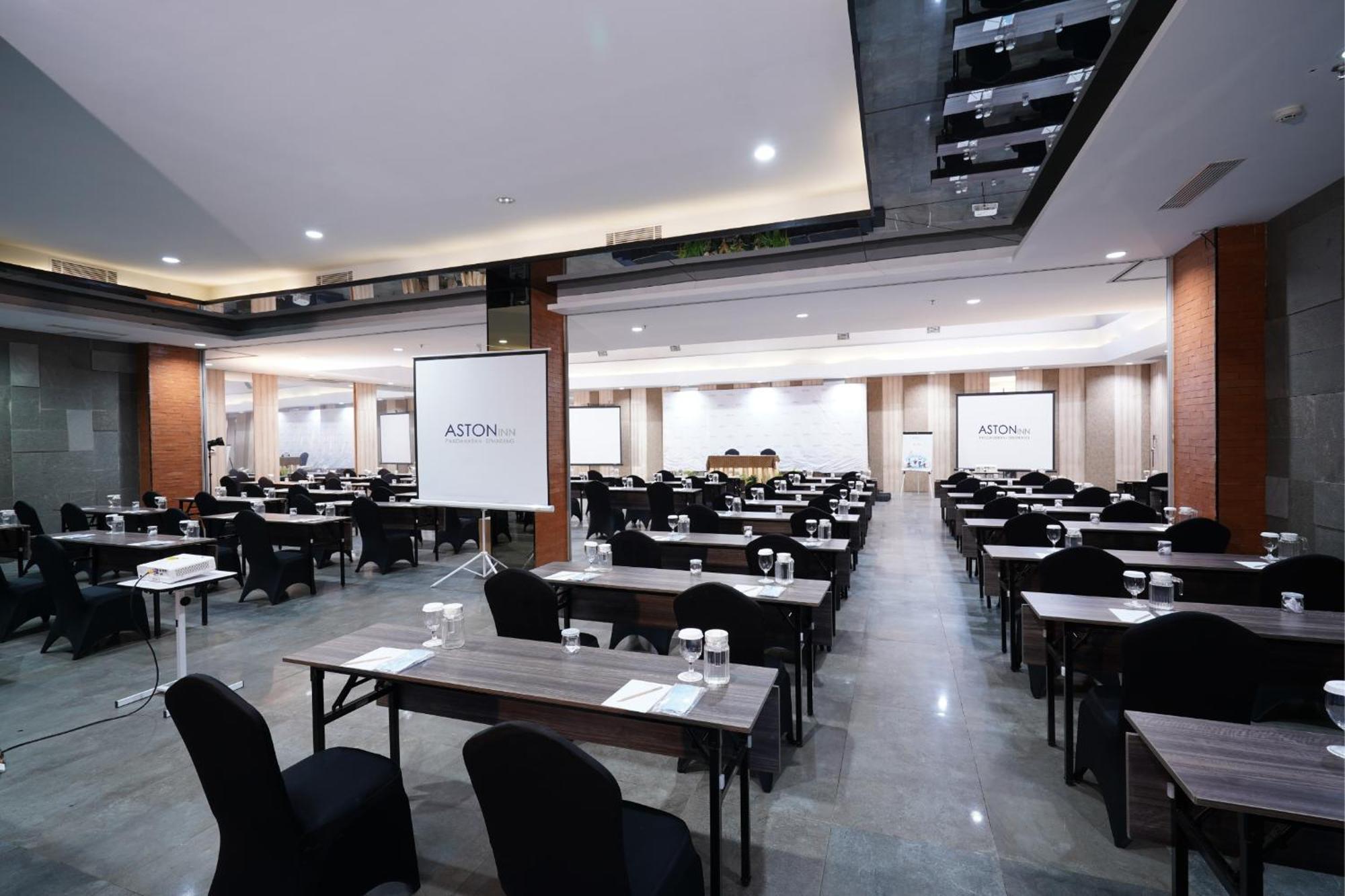 Aston Inn Pandanaran Семаранг Екстер'єр фото