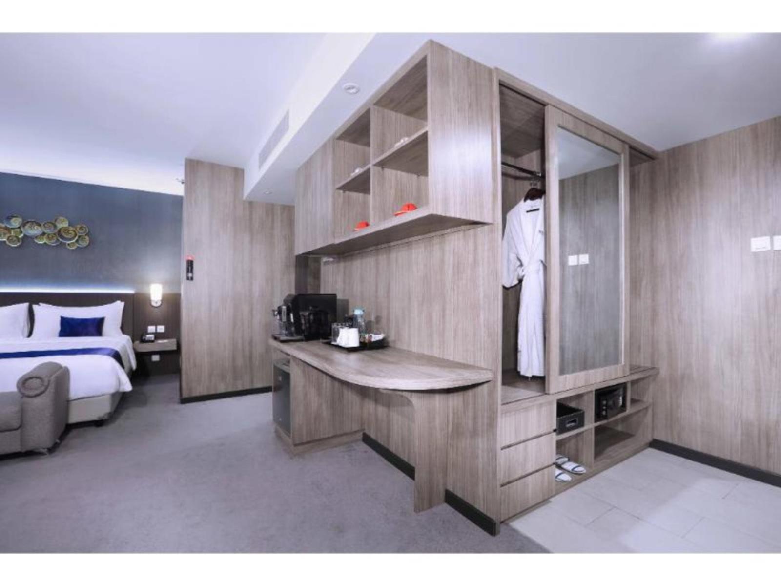 Aston Inn Pandanaran Семаранг Екстер'єр фото